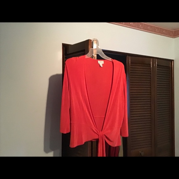 Top - Picture 1 of 1